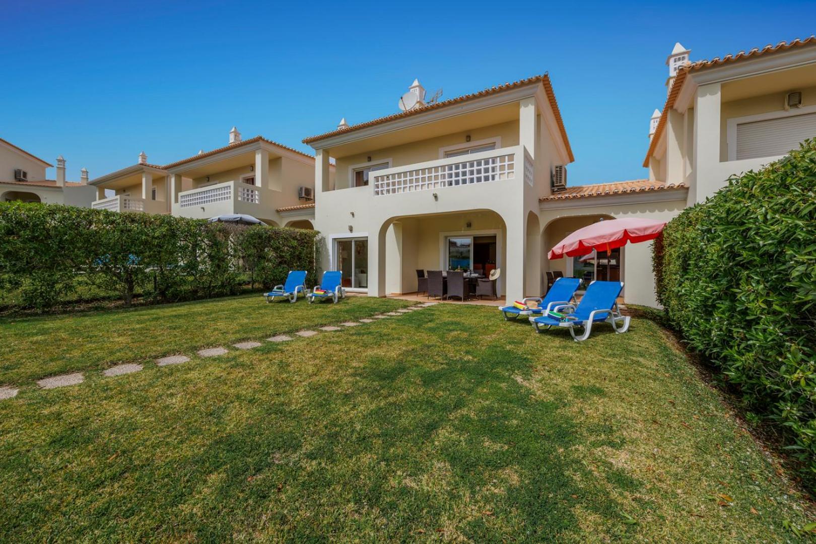 Tranquil Hideaway Olhos De Agua Vakantiehuis